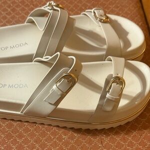 Lamo Sandals